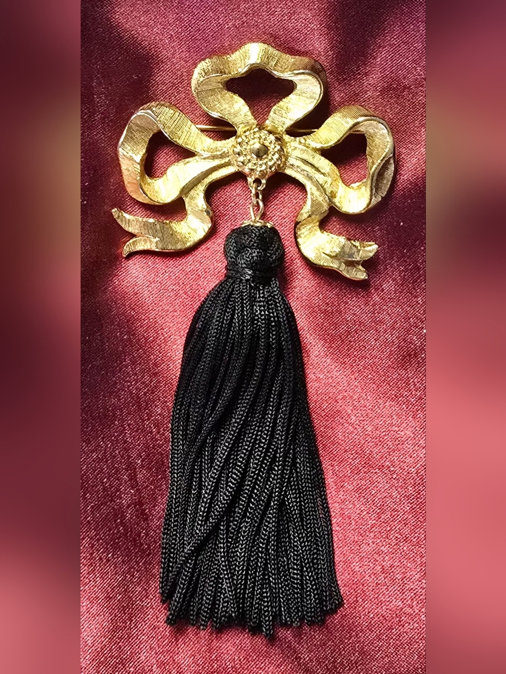 Gold Bow Black Tassel 1991 Avon Touch of Tassel Brooch Pin